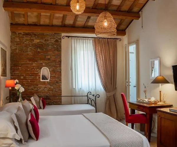 吉拉索利1号客栈 *