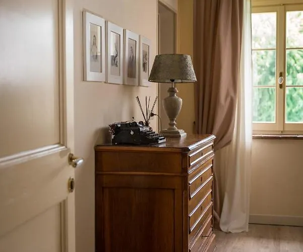 吉拉索利1号客栈 *